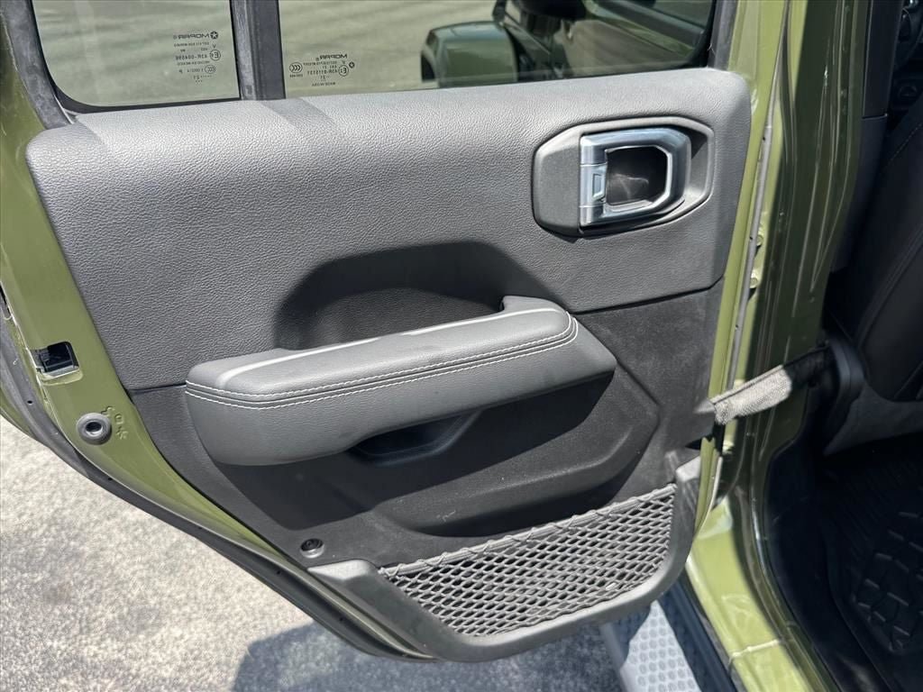 Used 2021 Jeep Wrangler Unlimited Sahara w/ Cold Weather Group AWD/4WD image 17