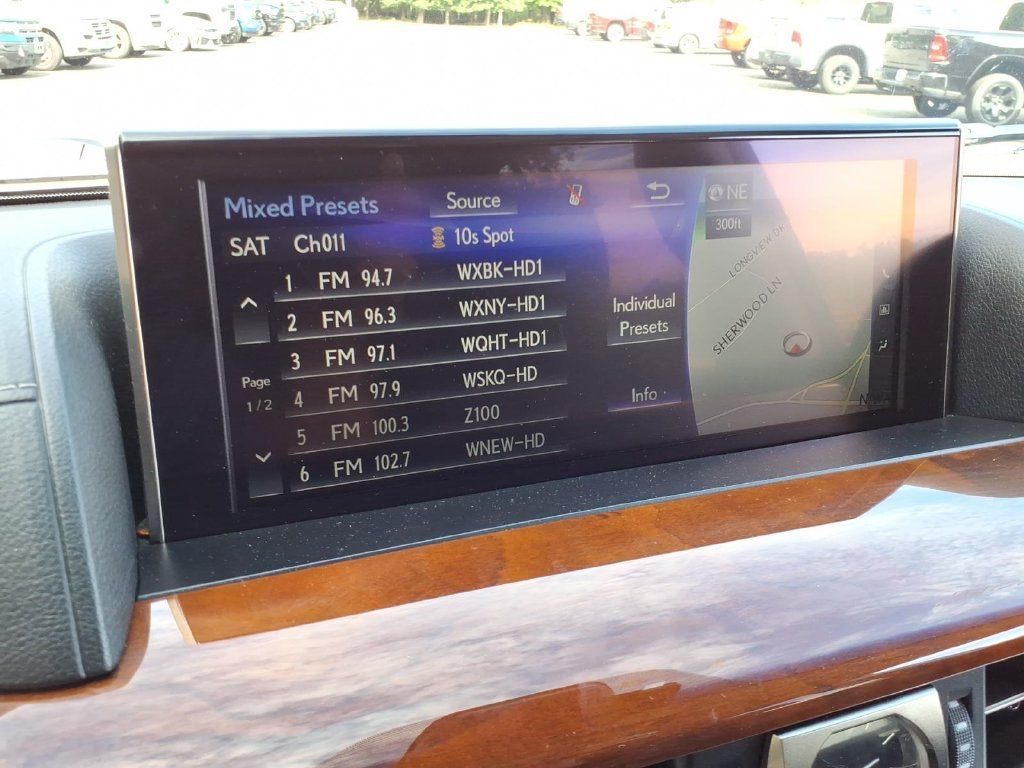 Used 2021 Lexus LX 570 4WD w/ Luxury Package image 26