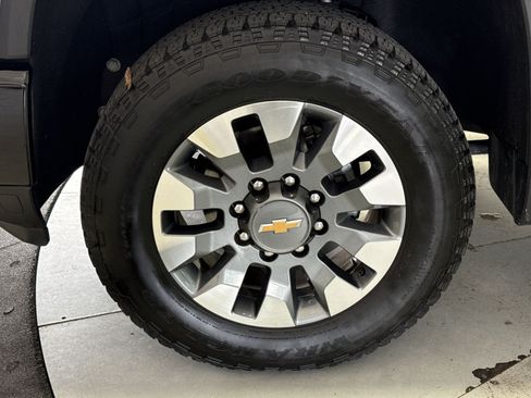 Used 2025 Chevrolet Silverado 2500 Custom w/ Custom Value Package AWD/4WD image 13