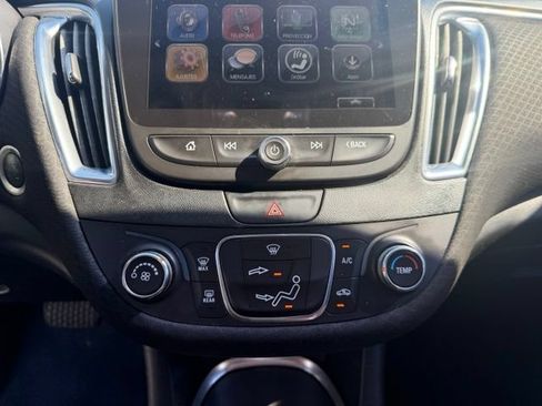 Used 2018 Chevrolet Malibu LT FWD image 17