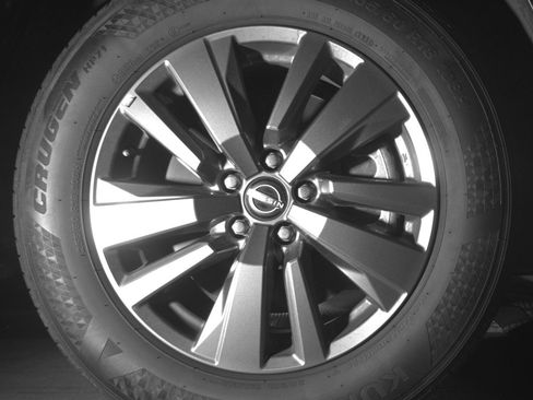 Used 2025 Nissan Pathfinder SV image 13