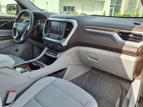 Used 2020 GMC Acadia SLE w/ Driver Convenience Package FWD image 12
