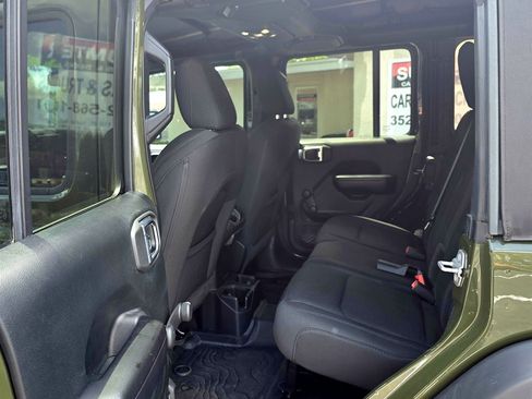 Used 2021 Jeep Wrangler Unlimited Sport AWD/4WD image 35