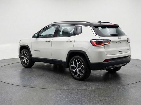 Used 2025 Jeep Compass Limited image 6