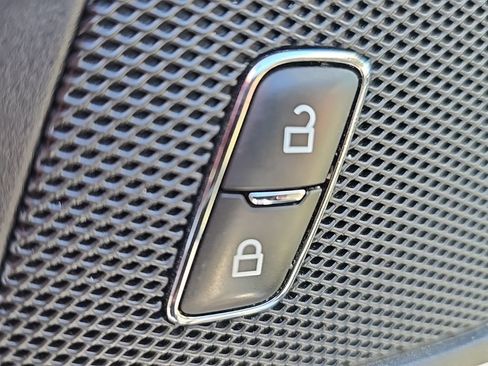 Used 2021 Ford Edge SEL w/ Convenience Package image 9