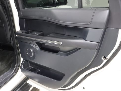 Used 2020 Ford Expedition XLT w/ Equipment Group 202A AWD/4WD image 27
