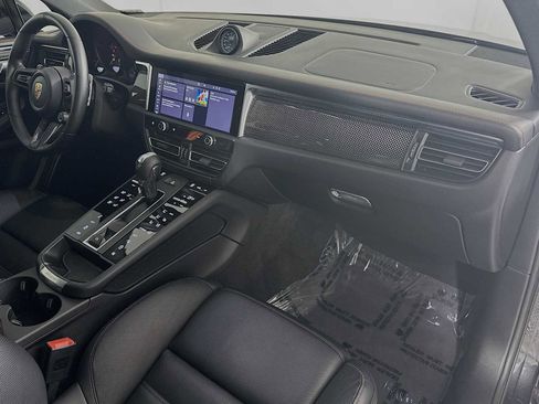 Certified 2024 Porsche Macan GTS image 30