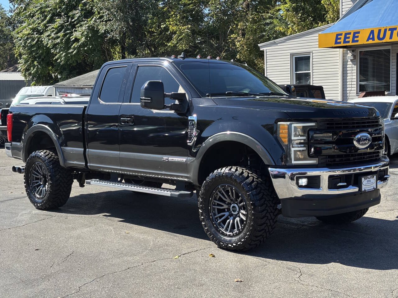 Used 2019 Ford F250 Lariat w/ Chrome Package AWD/4WD image 2
