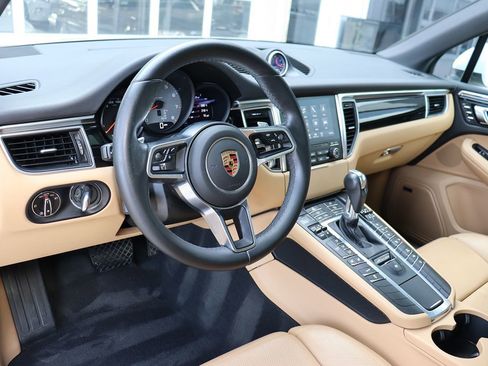 Used 2017 Porsche Macan S image 11