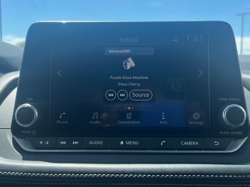 Used 2025 Nissan Rogue SV AWD/4WD image 17