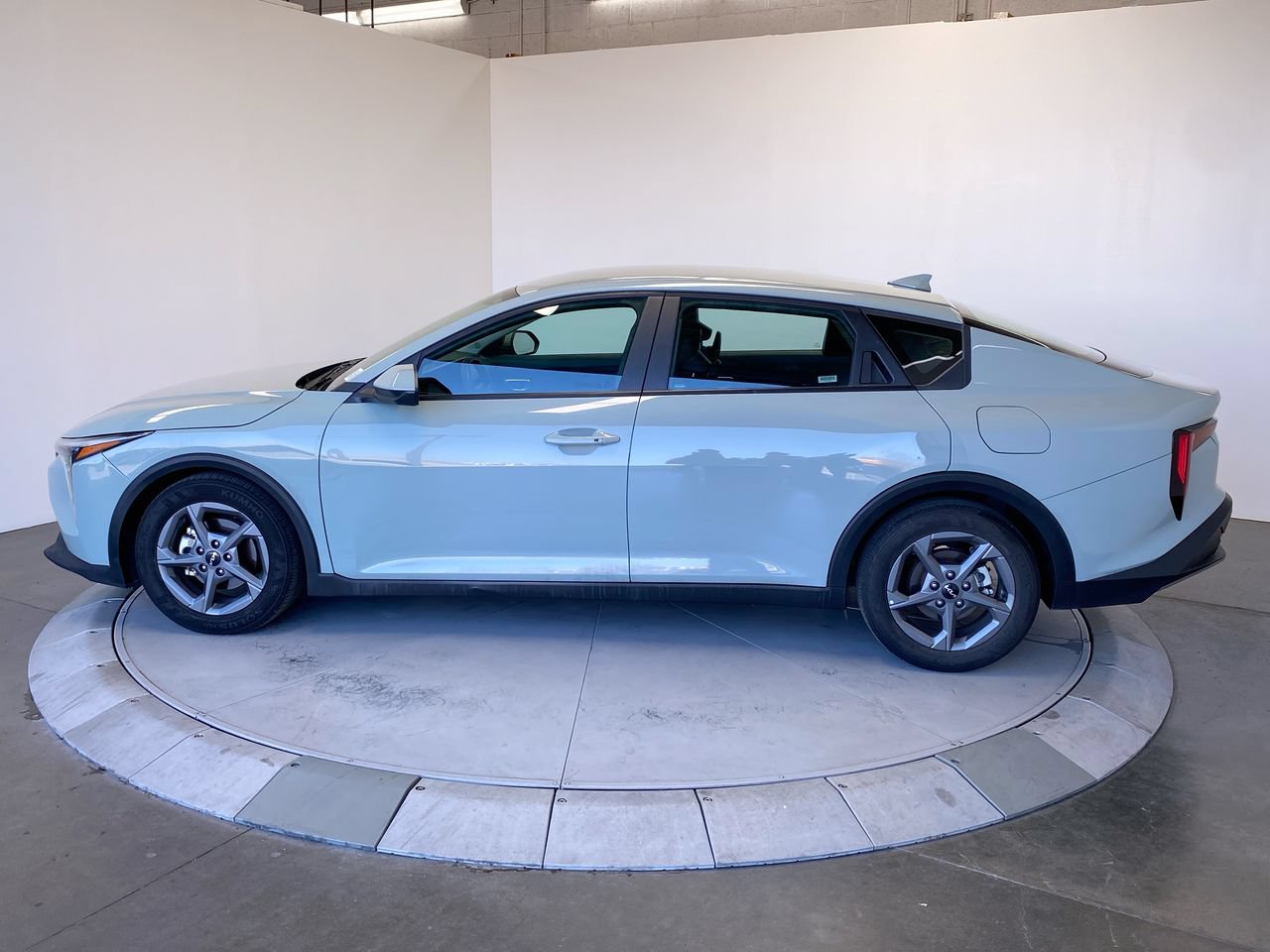Certified 2025 Kia K4 FWD image 2