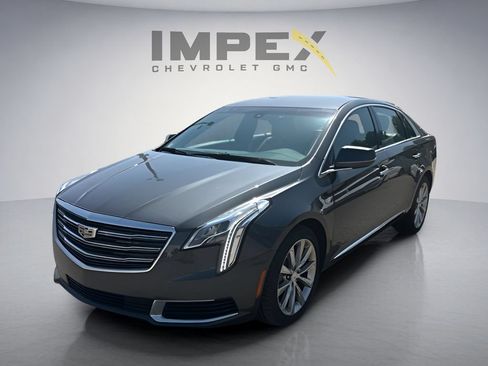Used 2018 Cadillac XTS FWD image 1