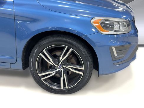 Used 2017 Volvo XC60 T6 R-Design w/ Protection Package image 12