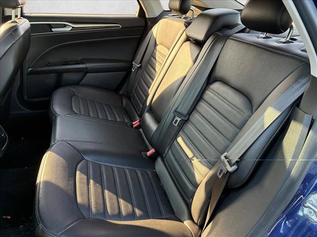 Used 2015 Ford Fusion SE w/ Equipment Group 202A FWD image 13