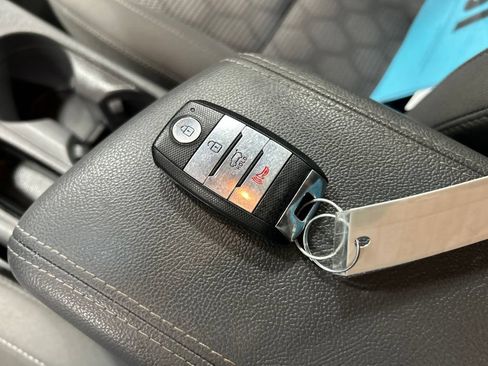 Used 2019 Kia Niro LX FWD image 24
