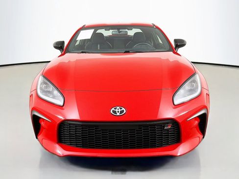 Used 2025 Toyota GR86 Premium RWD image 3