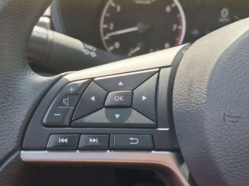 Used 2025 Nissan Altima 2.5 SV FWD image 20