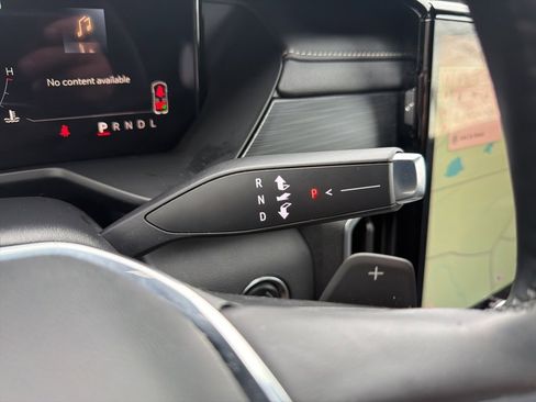 Used 2025 GMC Acadia Elevation image 29