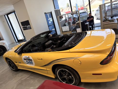 Used 2002 Pontiac Firebird Trans Am RWD image 5