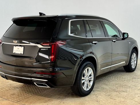 New 2025 Cadillac XT6 Luxury image 9
