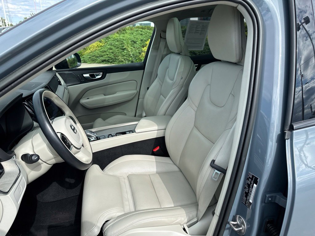Used 2023 Volvo XC60 B5 Ultimate w/ Climate Package AWD/4WD image 12