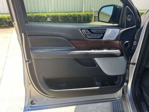 Used 2020 Lincoln Navigator L Reserve w/ Luxury Package AWD/4WD image 15