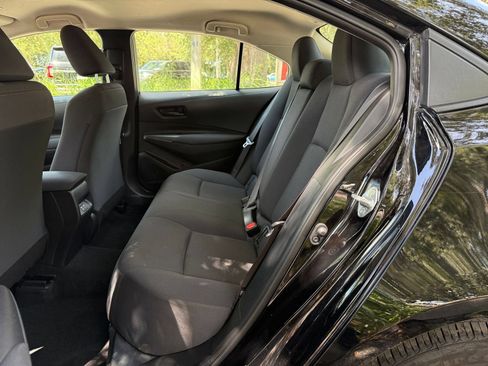 Used 2025 Toyota Corolla LE FWD image 36