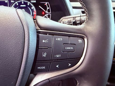 Certified 2020 Lexus UX 200 w/ Premium Package image 22