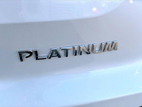 New 2025 Nissan Pathfinder Platinum image 8