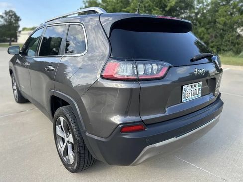 Used 2019 Jeep Cherokee Limited FWD image 8