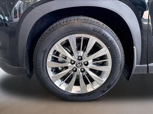 Used 2024 Toyota Grand Highlander AWD image 29