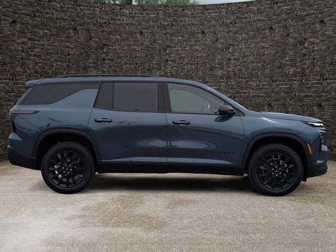 New 2026 Chevrolet Traverse LT w/ Midnight/Sport Edition FWD image 3