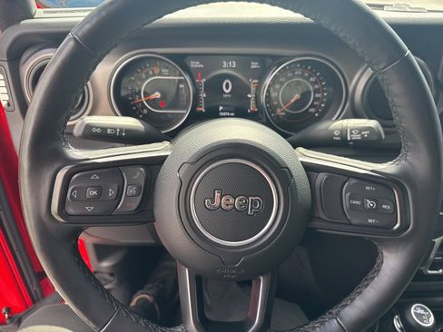 Used 2022 Jeep Gladiator Willys image 17