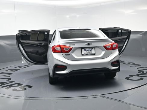 Used 2018 Chevrolet Cruze LT w/ Redline Edition image 26