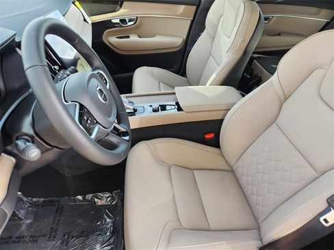 New 2026 Volvo XC90 B6 Plus w/ Protection Package Premier image 6