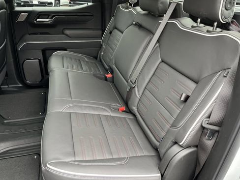 Used 2024 GMC Sierra 1500 AT4X image 12