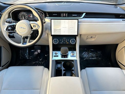 Used 2025 Jaguar F-PACE R-Dynamic S image 14