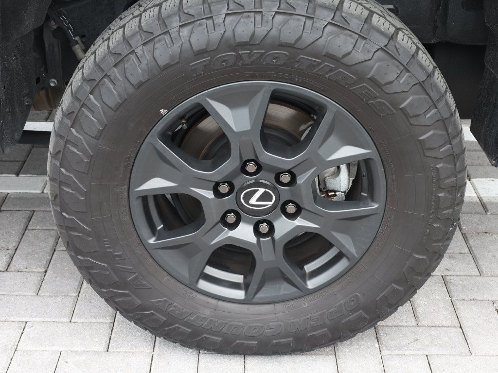 Used 2025 Lexus GX 550 AWD/4WD image 47