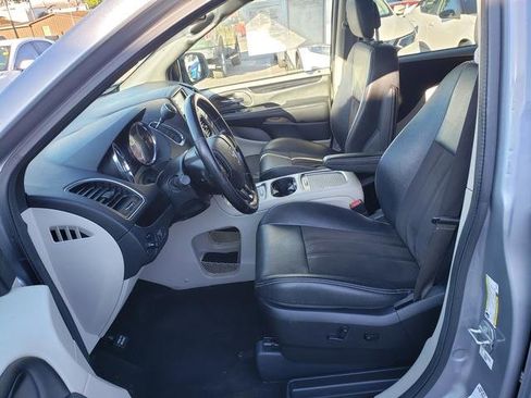 Used 2020 Dodge Grand Caravan SXT image 11