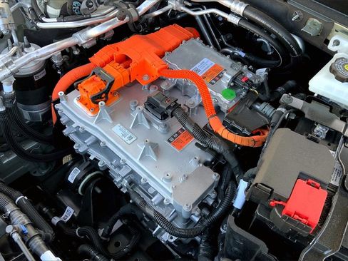 New 2025 Cadillac Lyriq Luxury image 18