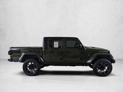 Used 2022 Jeep Gladiator Sport AWD/4WD image 4