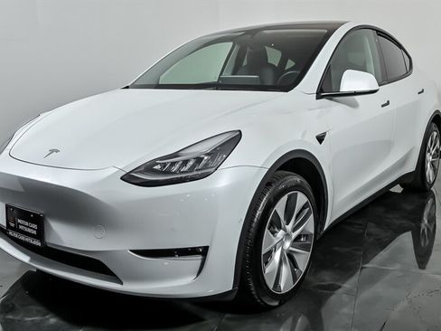 Used 2021 Tesla Model Y Long Range AWD/4WD image 5