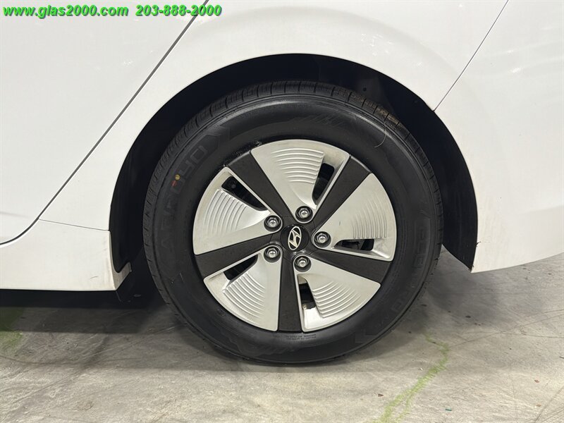 Used 2018 Hyundai Ioniq Blue FWD image 16