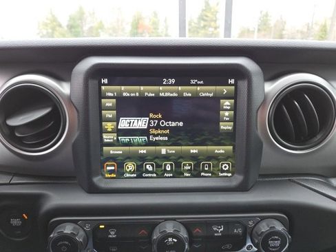 Used 2021 Jeep Wrangler Sport S image 45