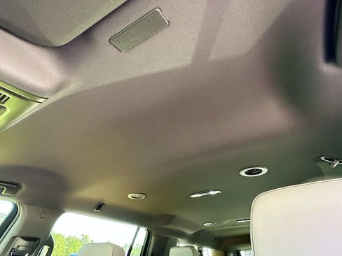 Used 2025 GMC Yukon XL Elevation RWD image 11