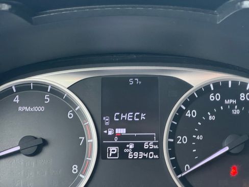 Used 2023 Nissan Versa S w/ S Plus Package image 12