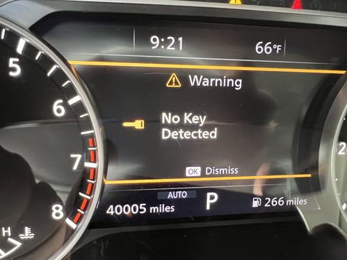 Used 2022 Nissan Pathfinder SL image 4