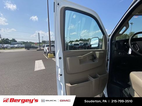 New 2025 GMC Savana 3500 w/ Driver Convenience Package RWD image 24