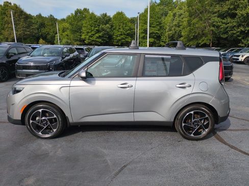Used 2024 Kia Soul EX FWD image 4