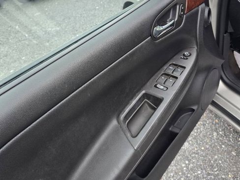 Used 2007 Chevrolet Impala SS w/ Convenience Package FWD image 15